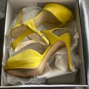 Nine West women’s heels, yellow, size 8.5M